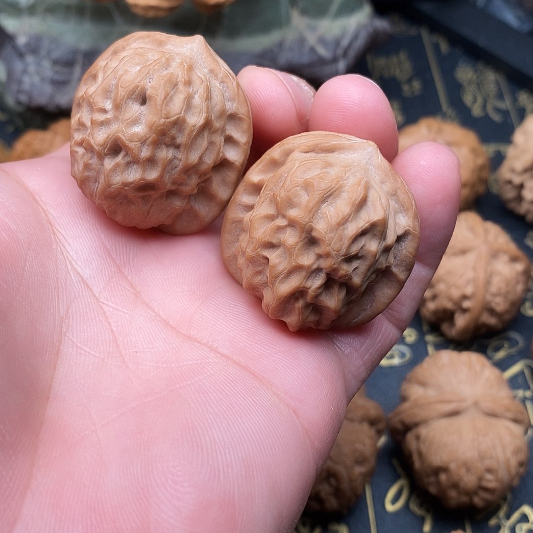 吊坠桃核石门元宝