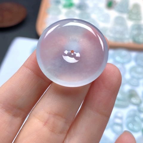 翡翠颈饰未镶嵌高冰平安扣