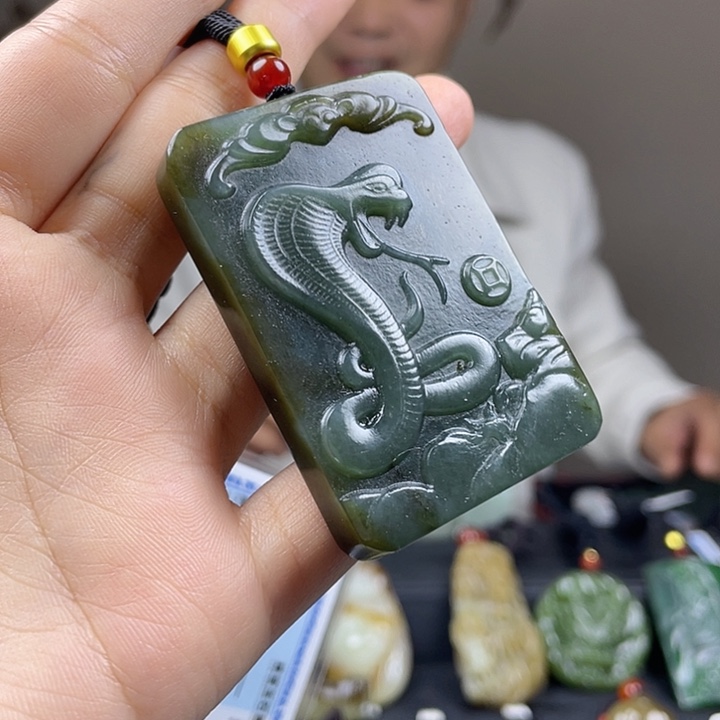 和田玉未镶嵌颈饰