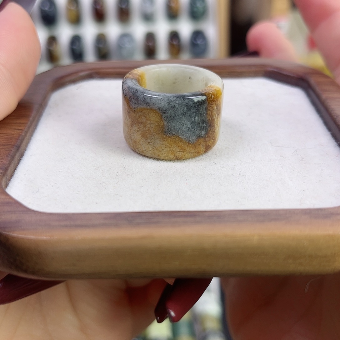 蛇纹石玉未镶嵌戒指16.76内径