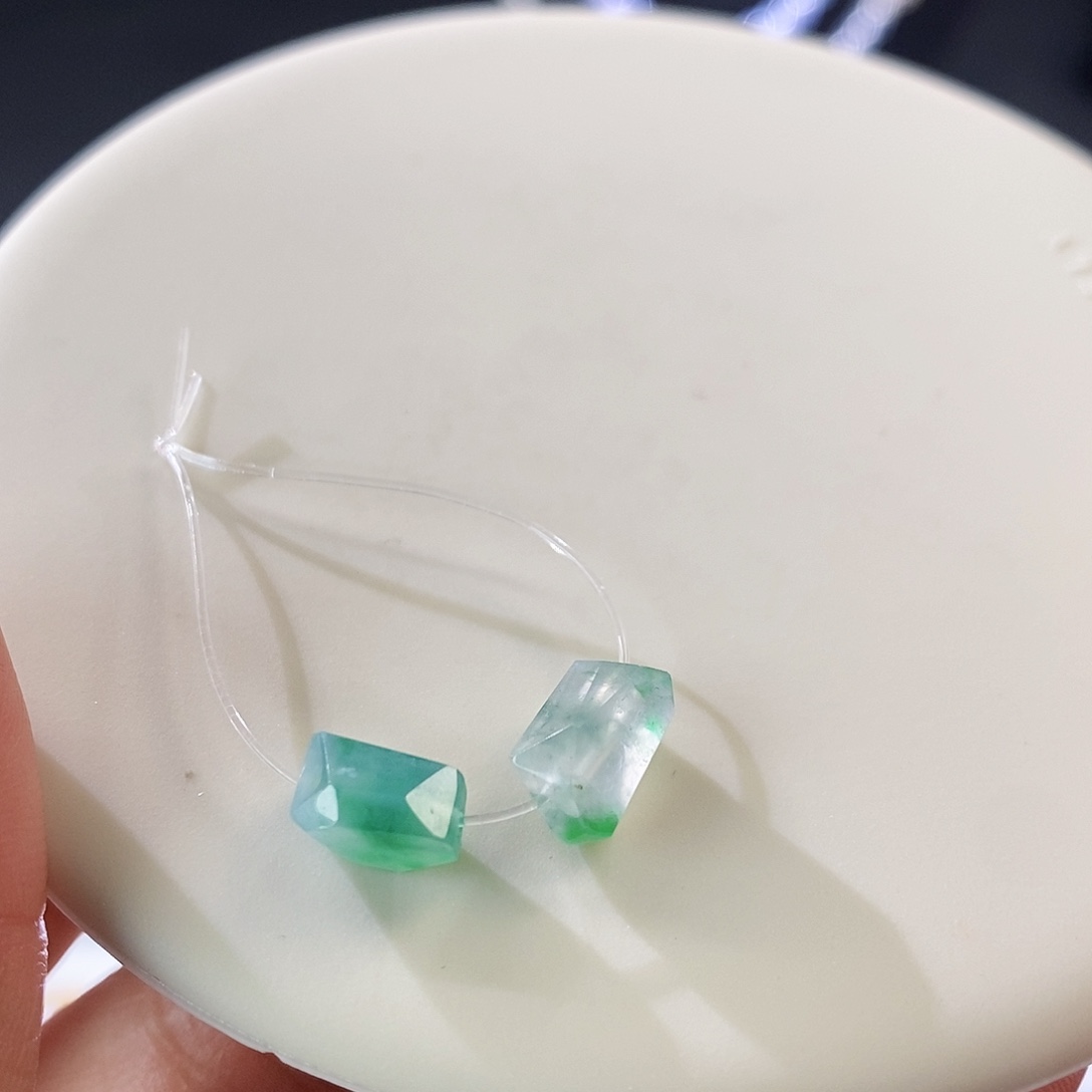 翡翠把件未镶嵌一对随行