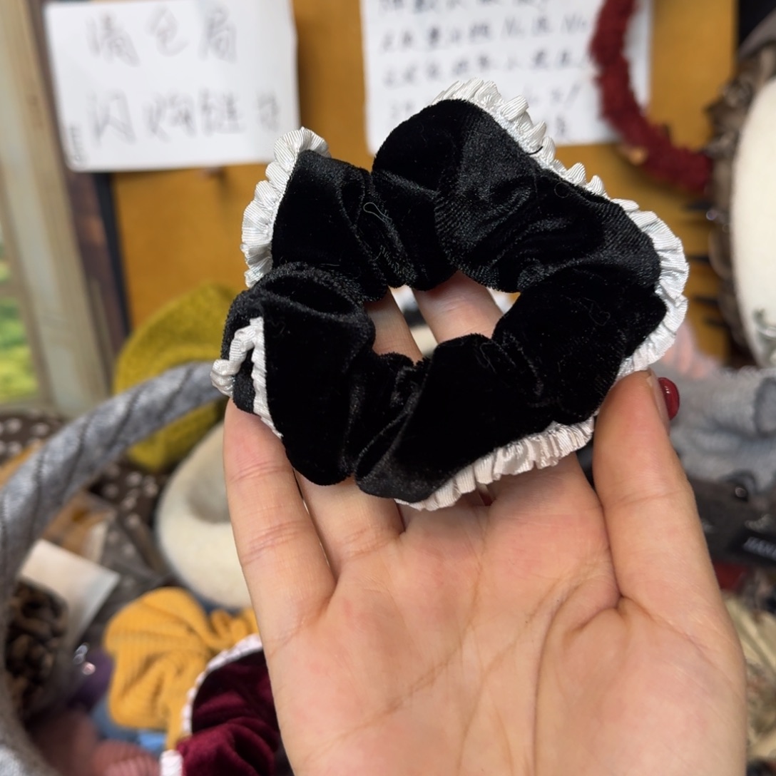 布艺铁合金黑色丝绒小肠圈