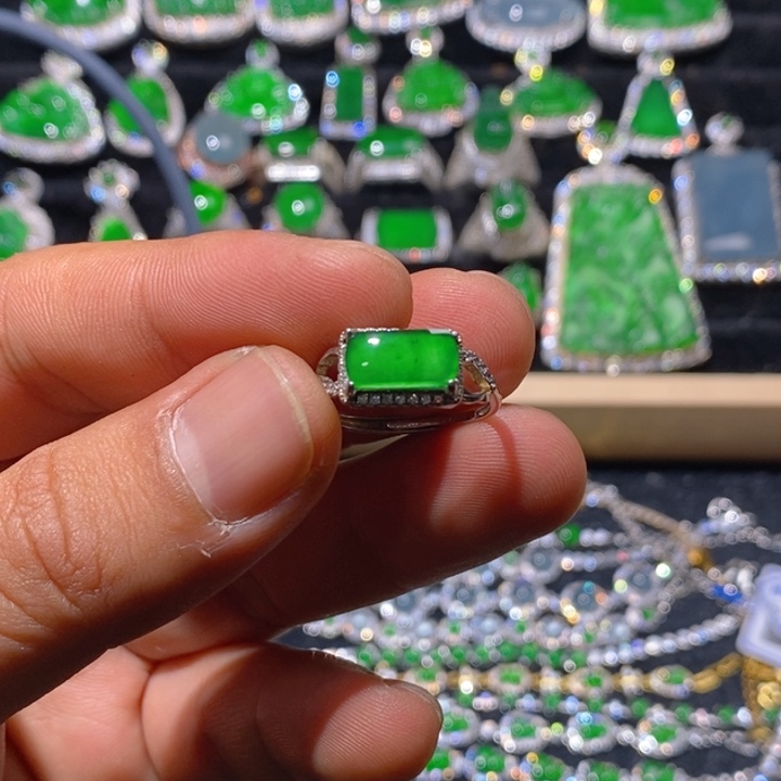 翡翠戒指银S925镶嵌天然A货翡翠