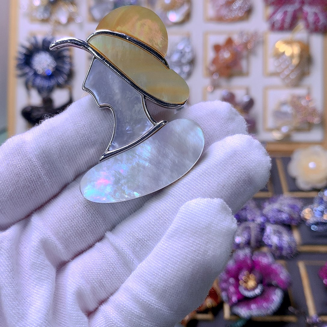 合成立方氧化锆铜胸针胸针