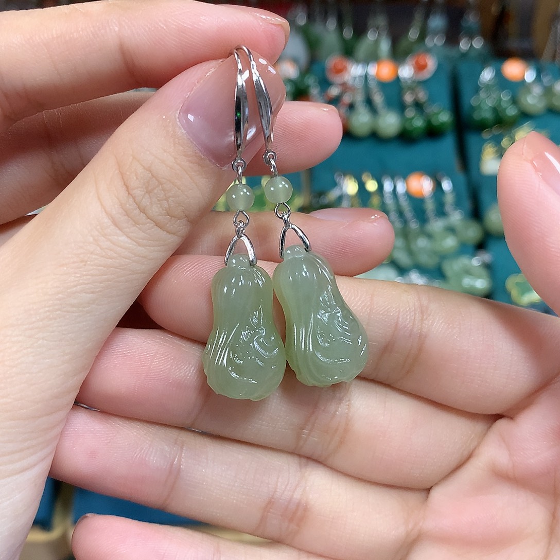 和田玉银S925镶嵌耳饰大白菜卡21.5左右