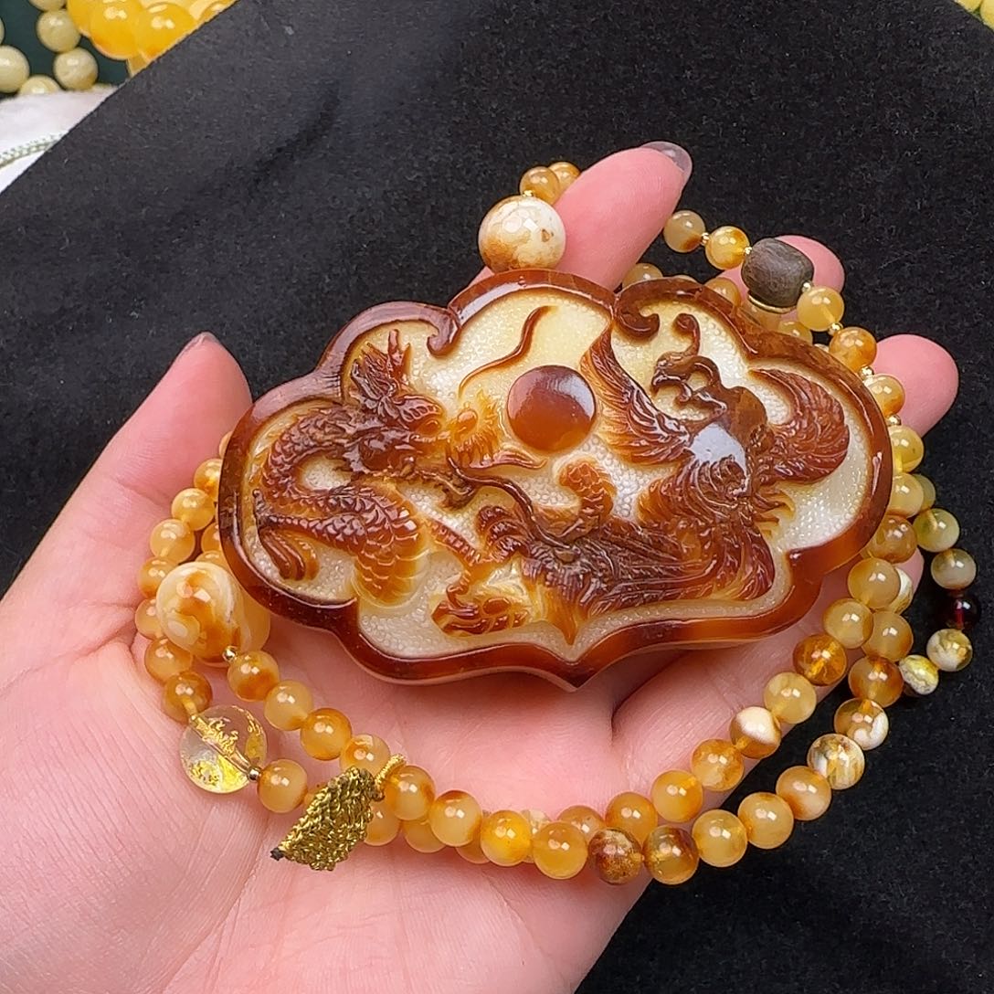 蜜蜡未镶嵌珠宝奇石