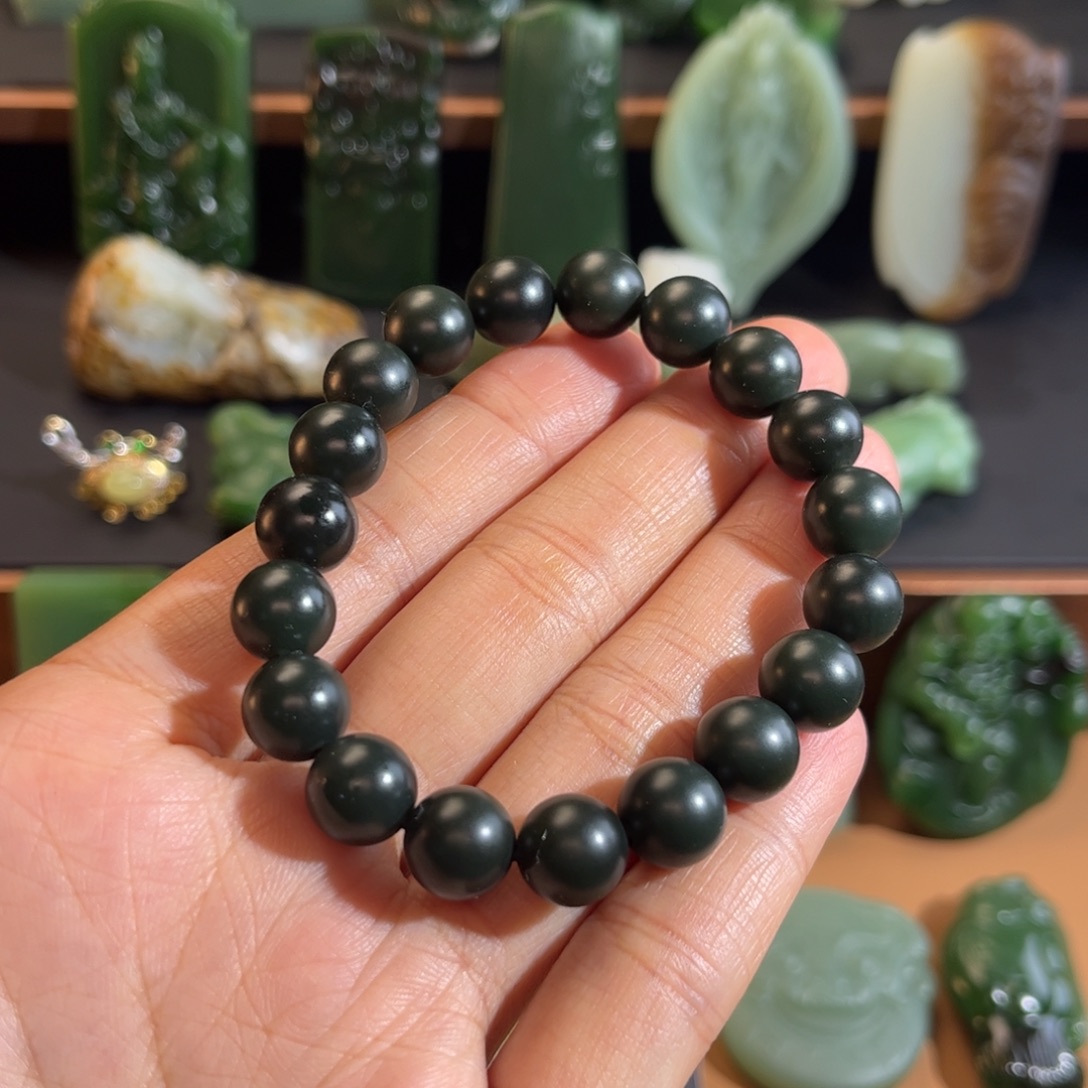 和田玉未镶嵌颈饰定制