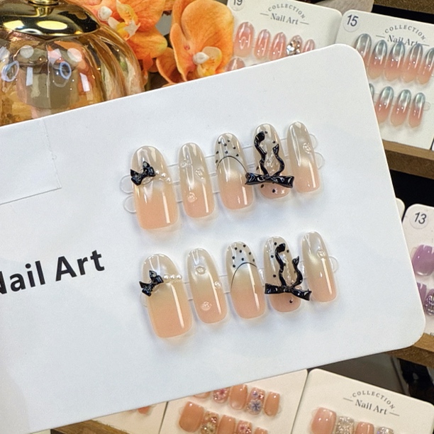 (中椭圆)黑色波点蝴蝶结美甲贴片穿戴甲49