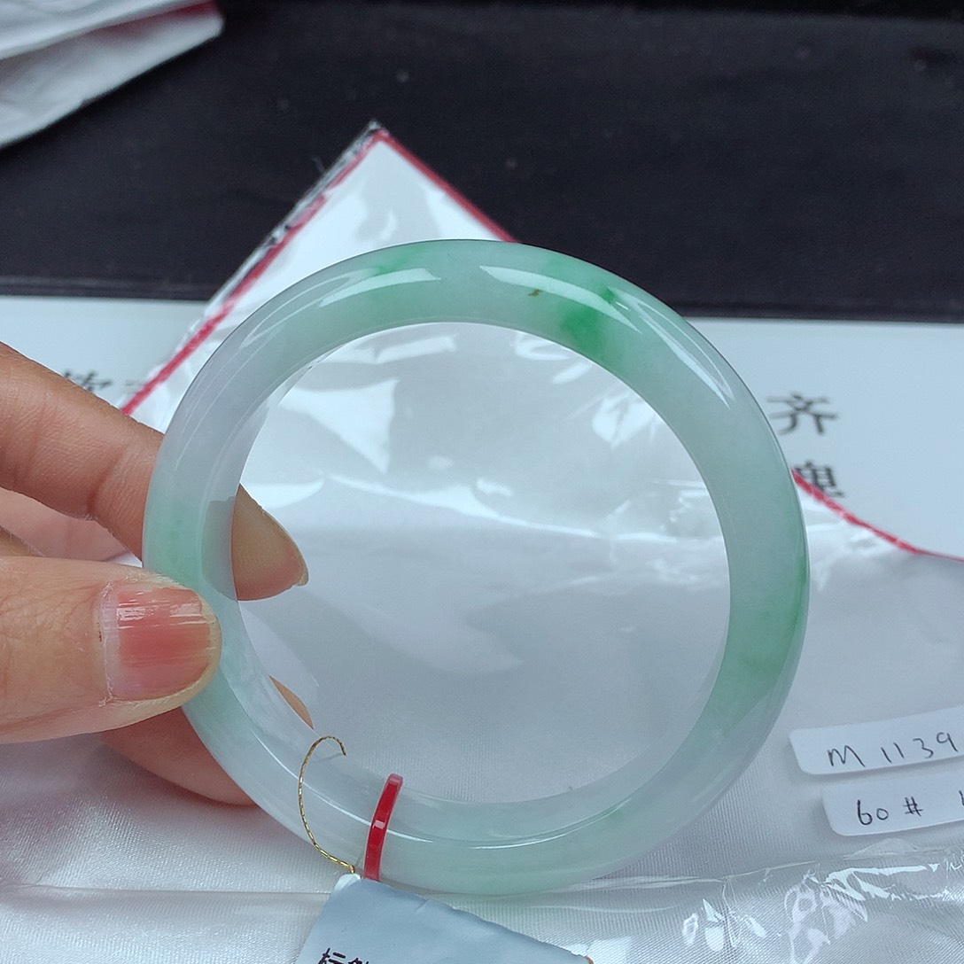 翡翠手镯未镶嵌60圈3915