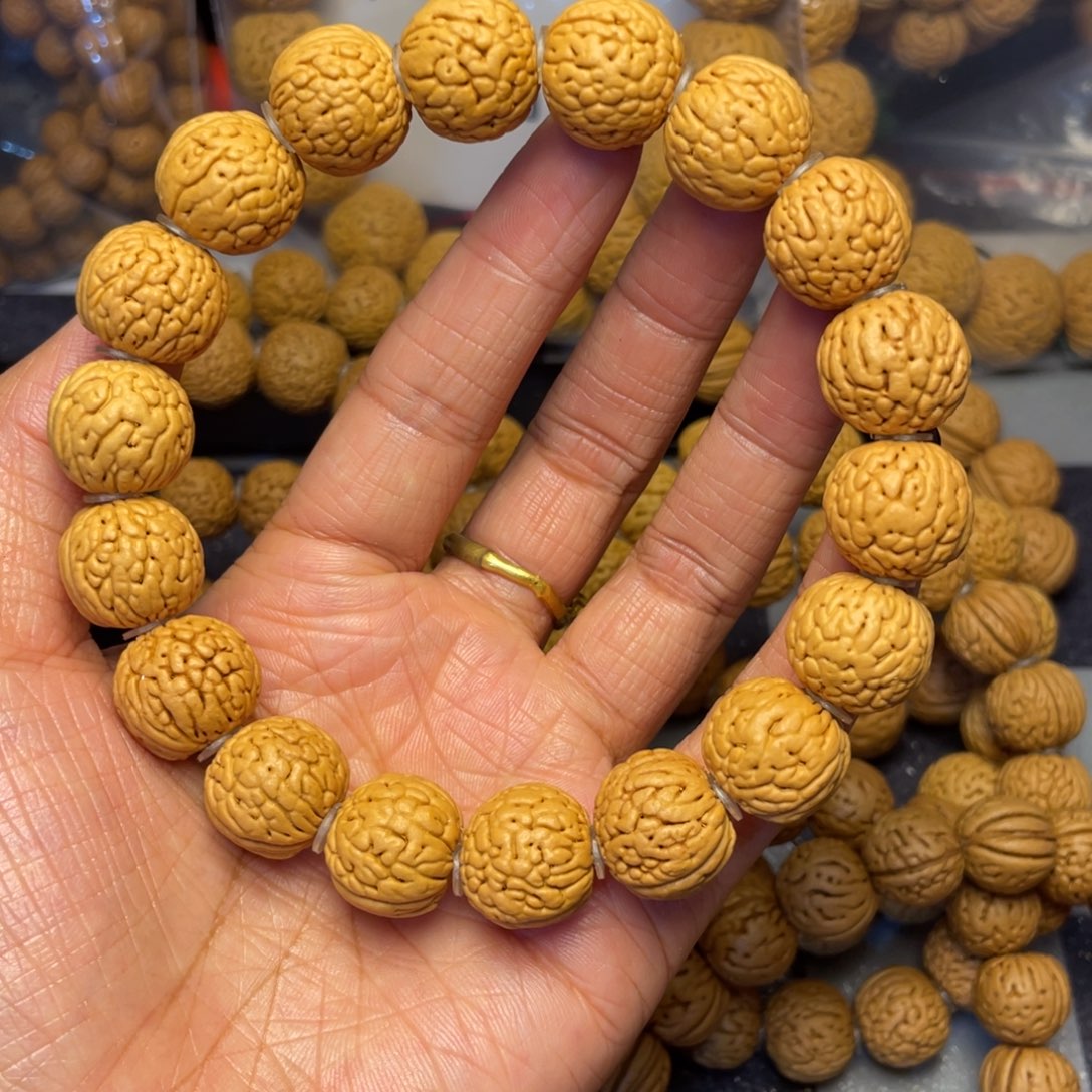 手串桃核16.2铁扇手串