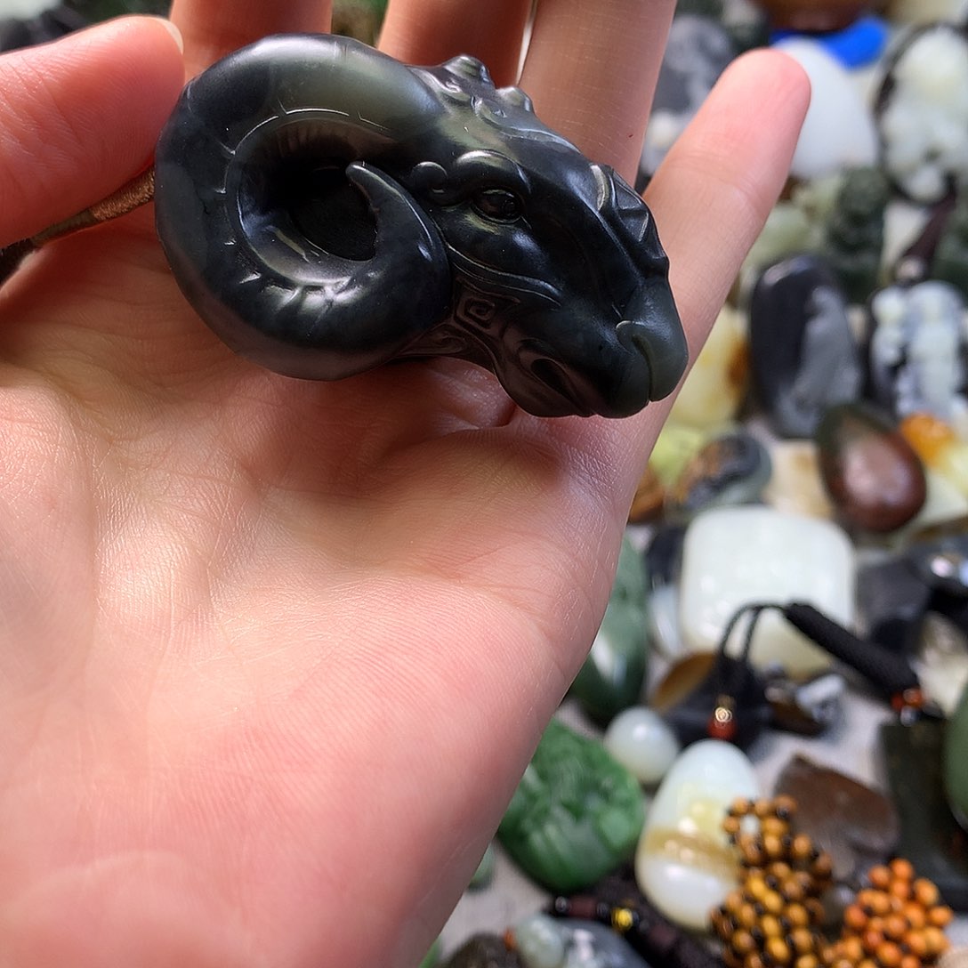 和田玉未镶嵌挂件?***城