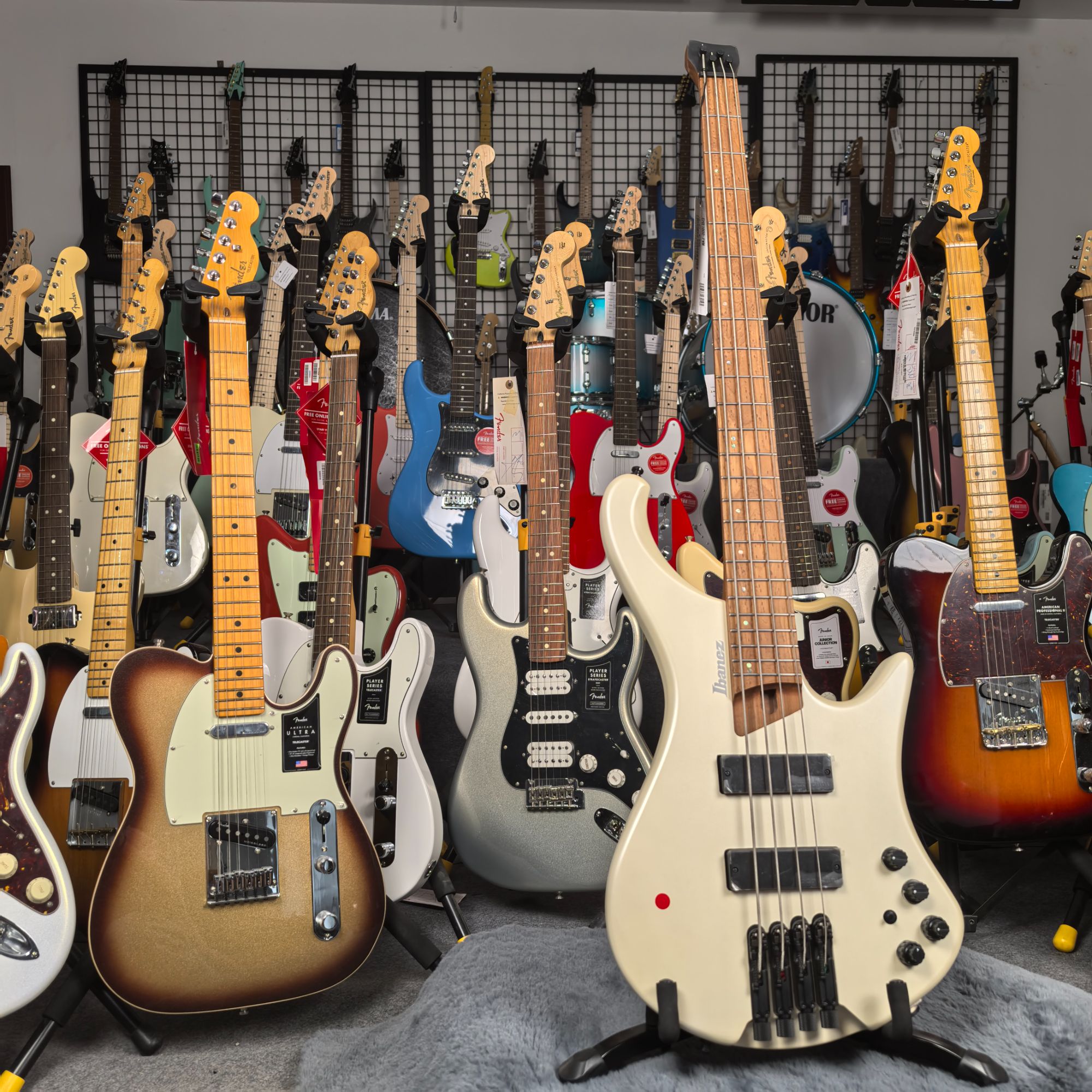 特价琴IBANEZ依班娜EHB1000-PWM白色无头电贝司BASS贝斯
