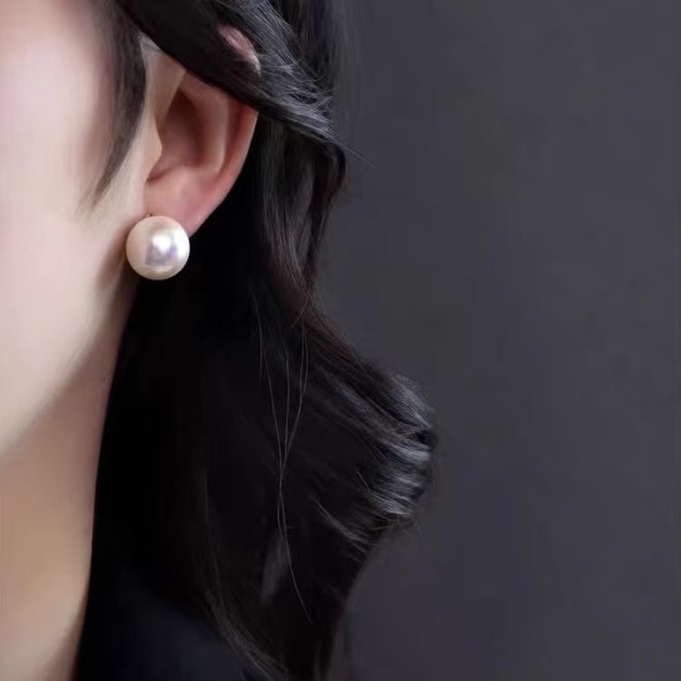 合金仿珍珠耳饰 耳钉复古气质休闲风经典耳饰女优雅