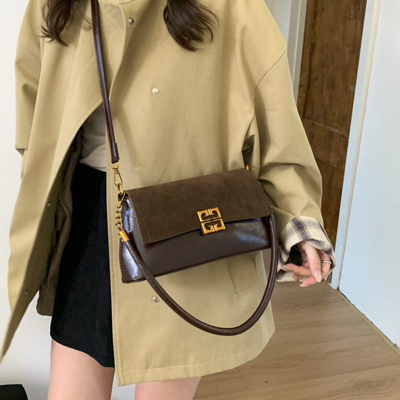 今年流行高级感复古包包女式2025秋冬手提百搭小方包单肩包包女款