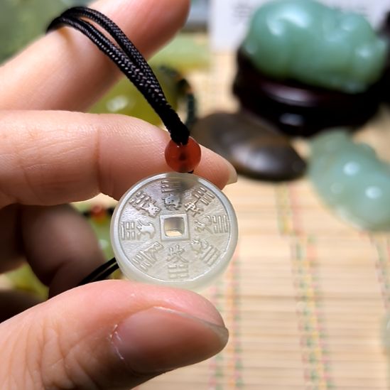 书***海未镶嵌蛇纹石玉颈饰