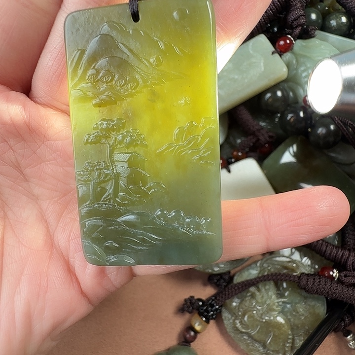 和田玉颈饰未镶嵌