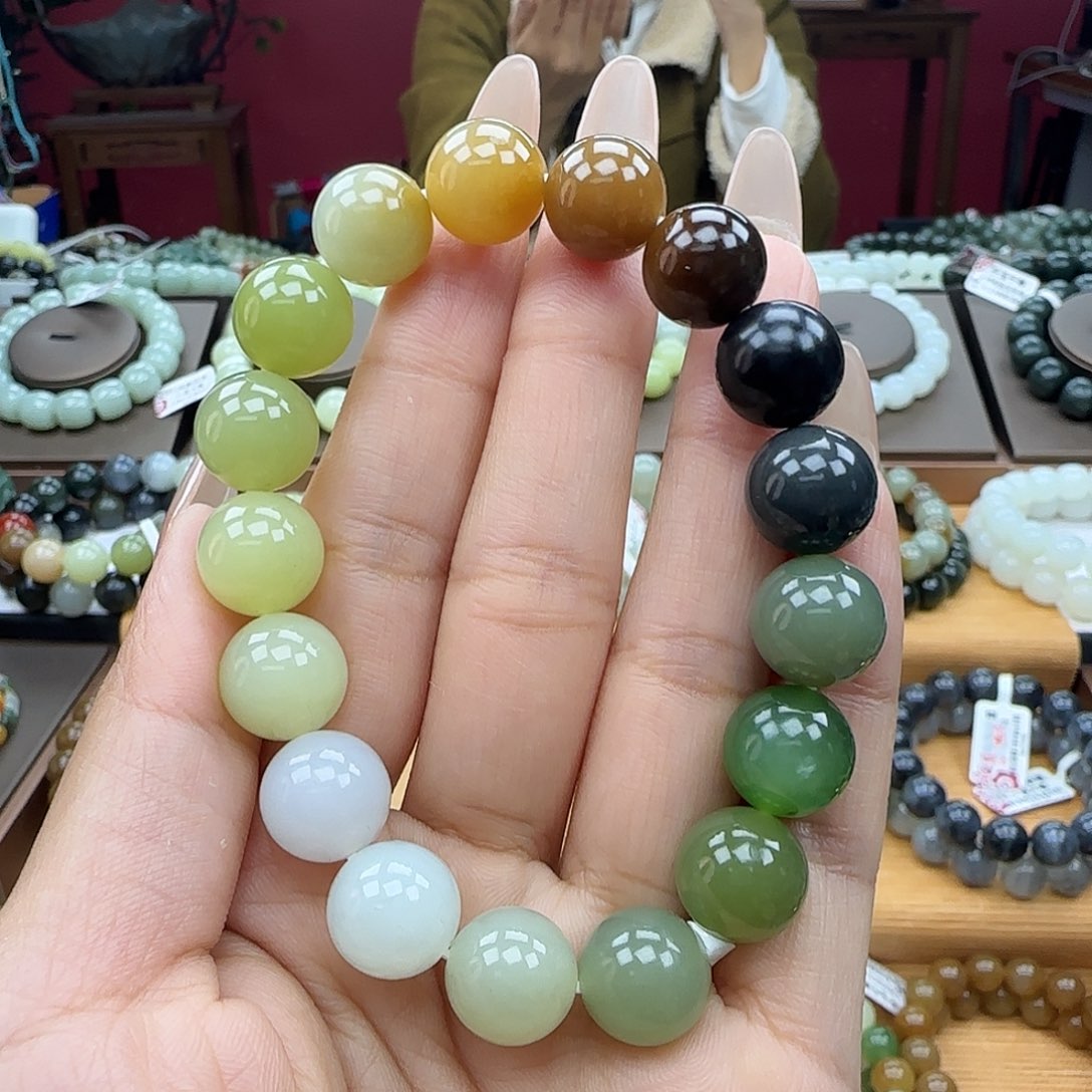 和田玉未镶嵌手串