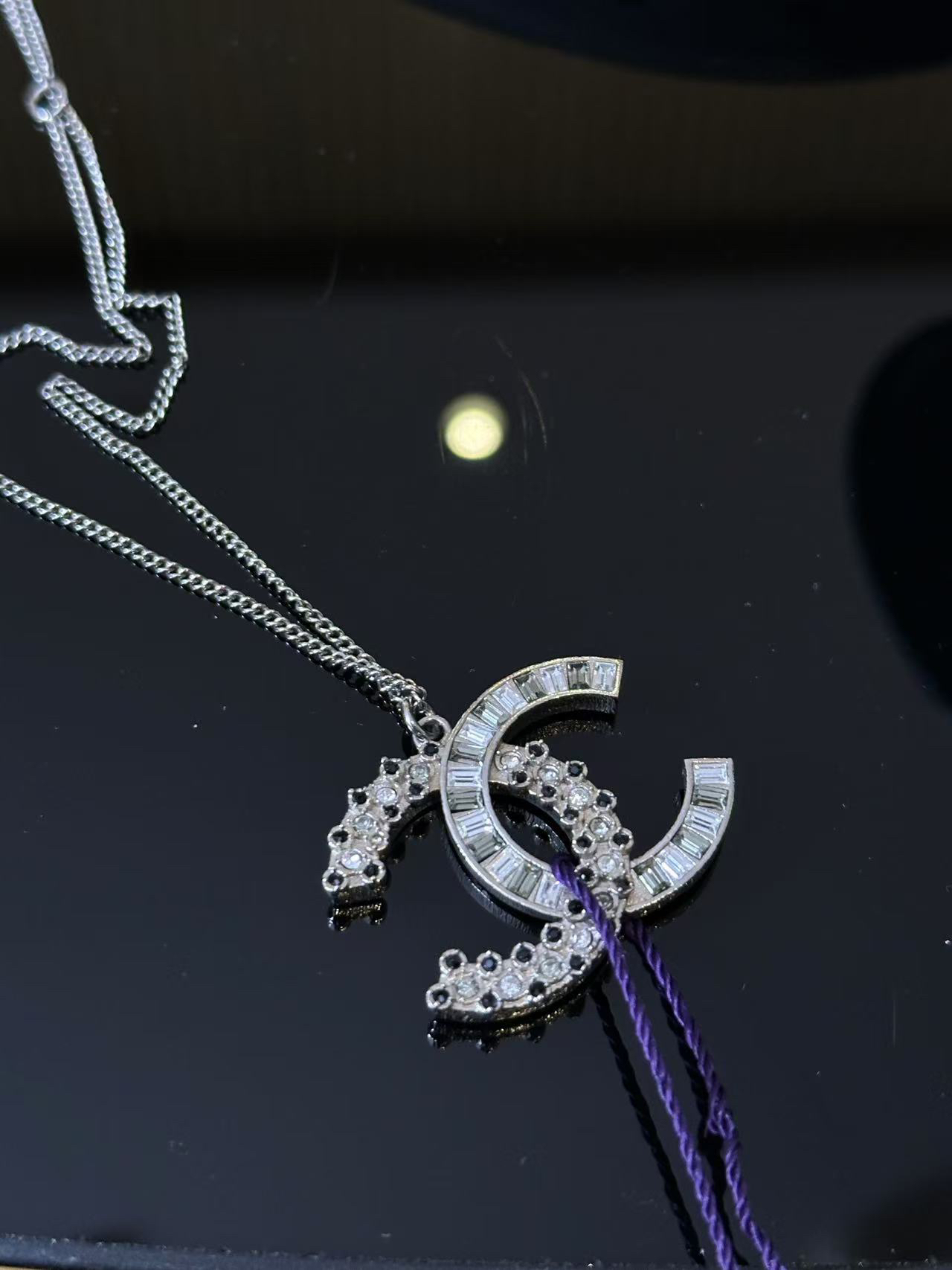 95新 Chanel/香奈儿 展会外场！钻钻鸳鸯双c项链