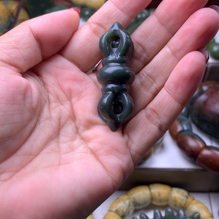 岫岩老玉（透闪石质玉）吊坠(不含链)未镶嵌