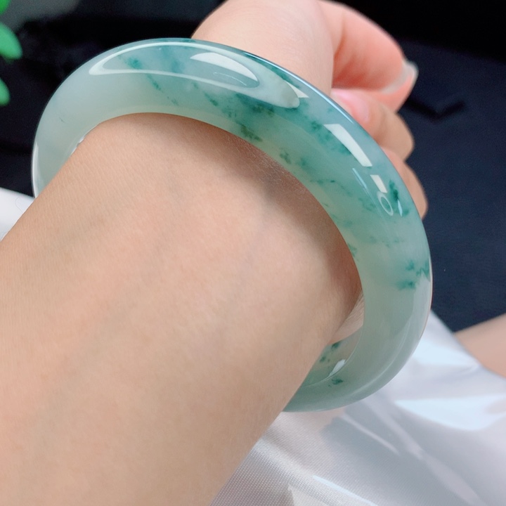 翡翠未镶嵌手镯60+圈