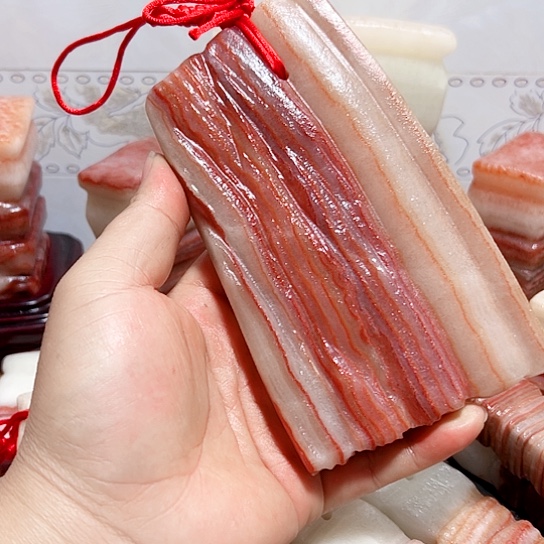 石材广西柳州猪肉石摆件