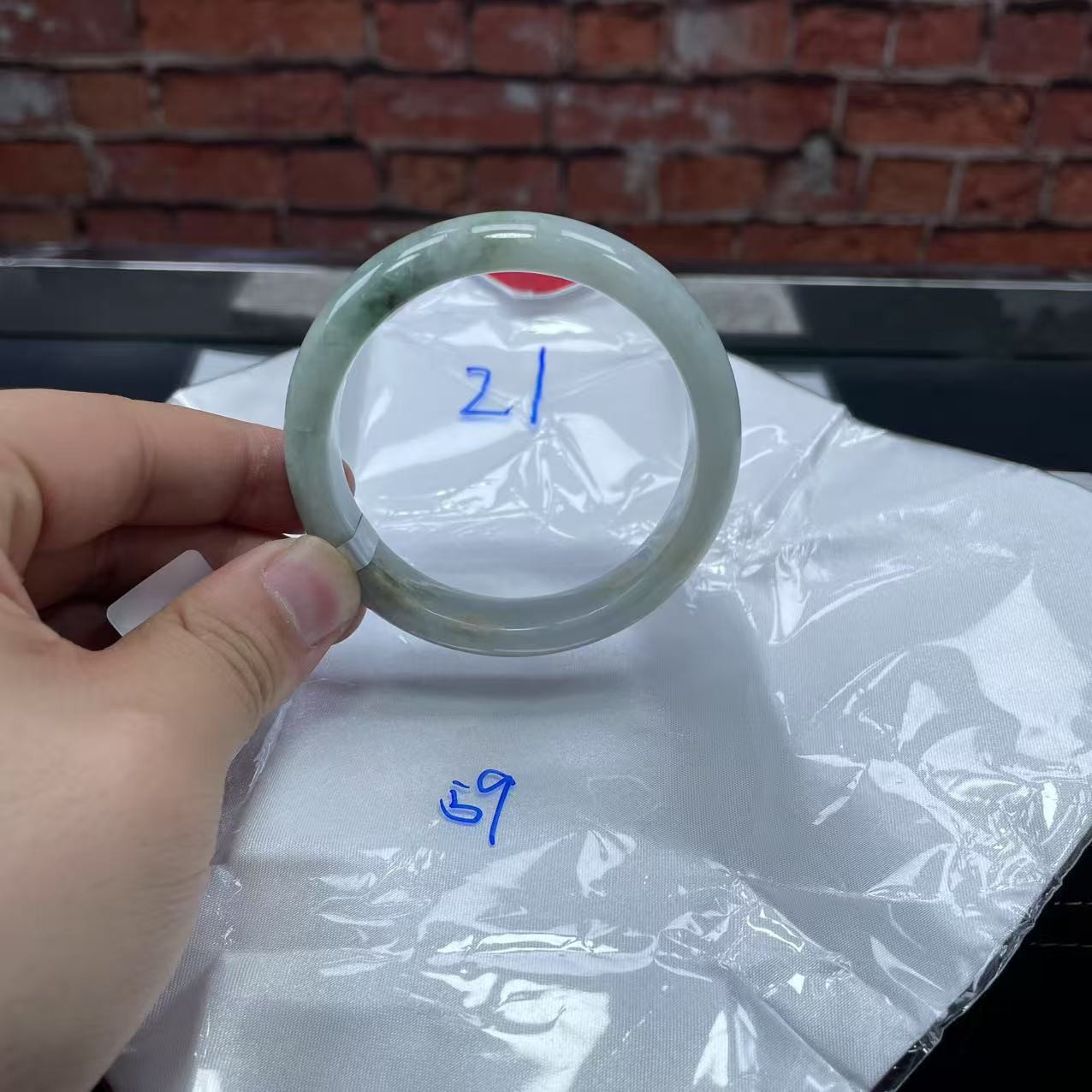 毛货手镯需精细抛光/21