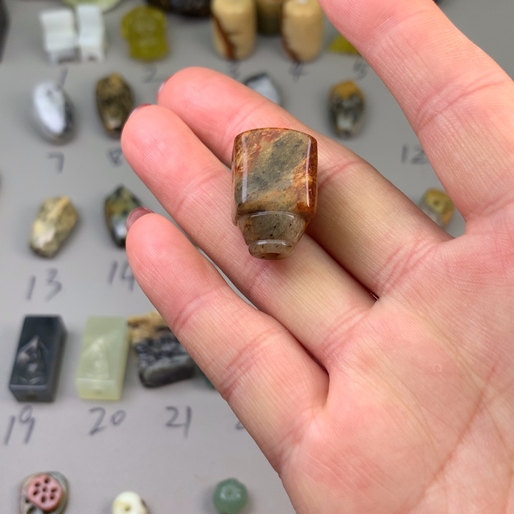 天***化蛇纹石玉未镶嵌百搭配饰