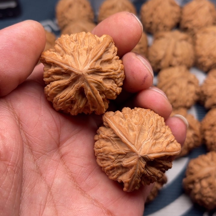 文玩核桃吊坠做**人三棱