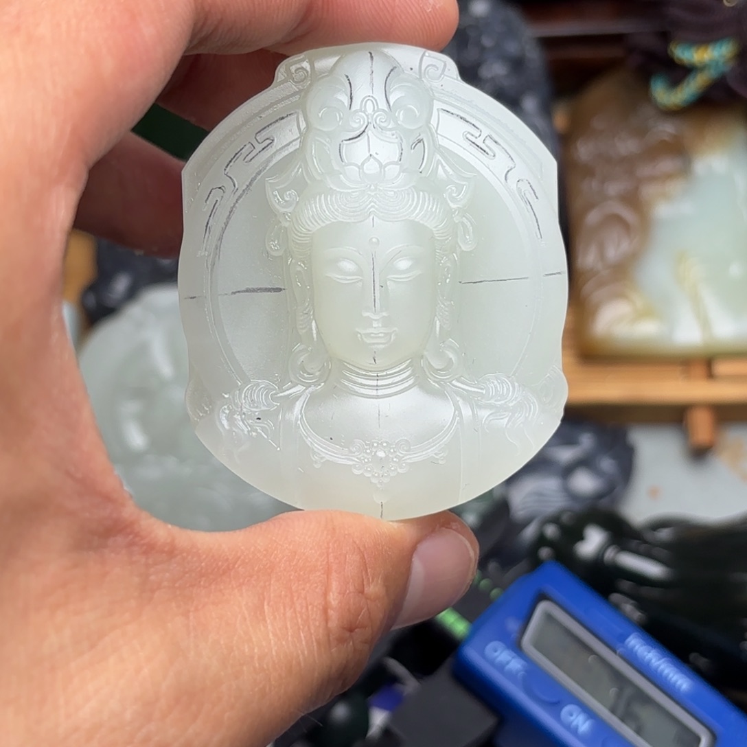 和田玉未镶嵌挂件远****?