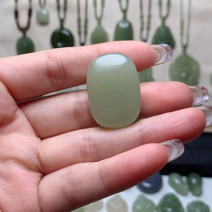 和田玉吊坠未镶嵌