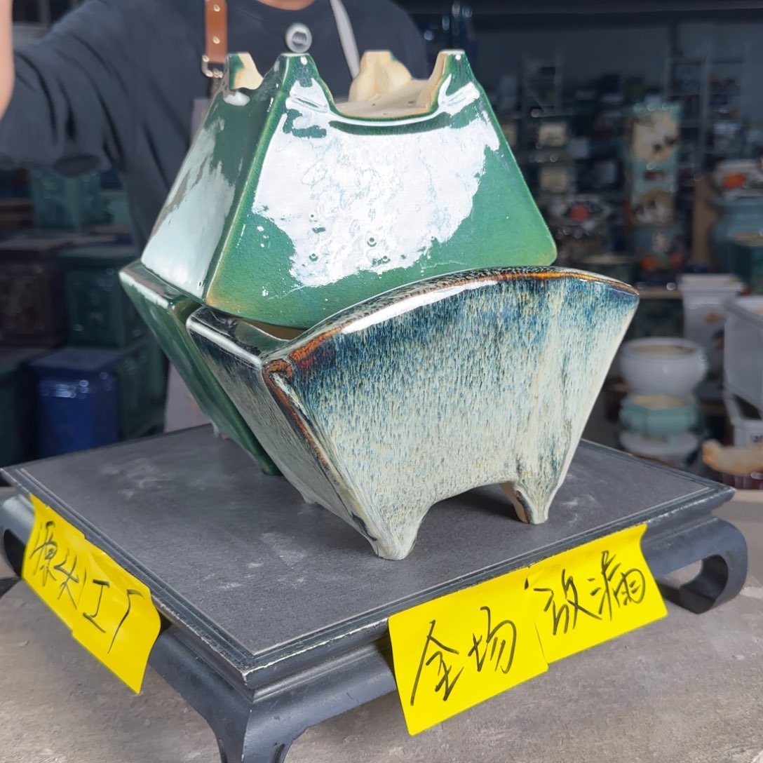 一风堂石湾花盆。缝隙微瑕