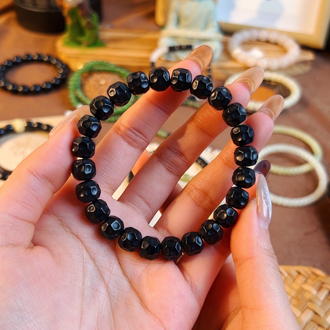 和田玉未镶嵌手串