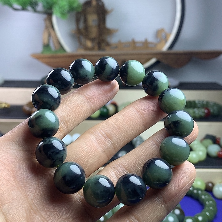 瑞***年和田玉未镶嵌手串