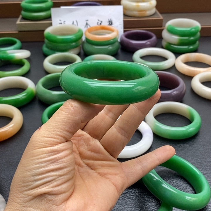 石英质玉手镯未镶嵌?****?