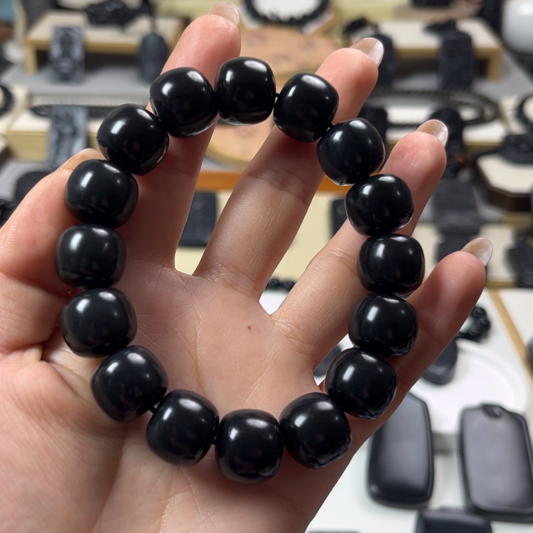 用***6和田玉（墨玉）未镶嵌颈饰卡15老邢