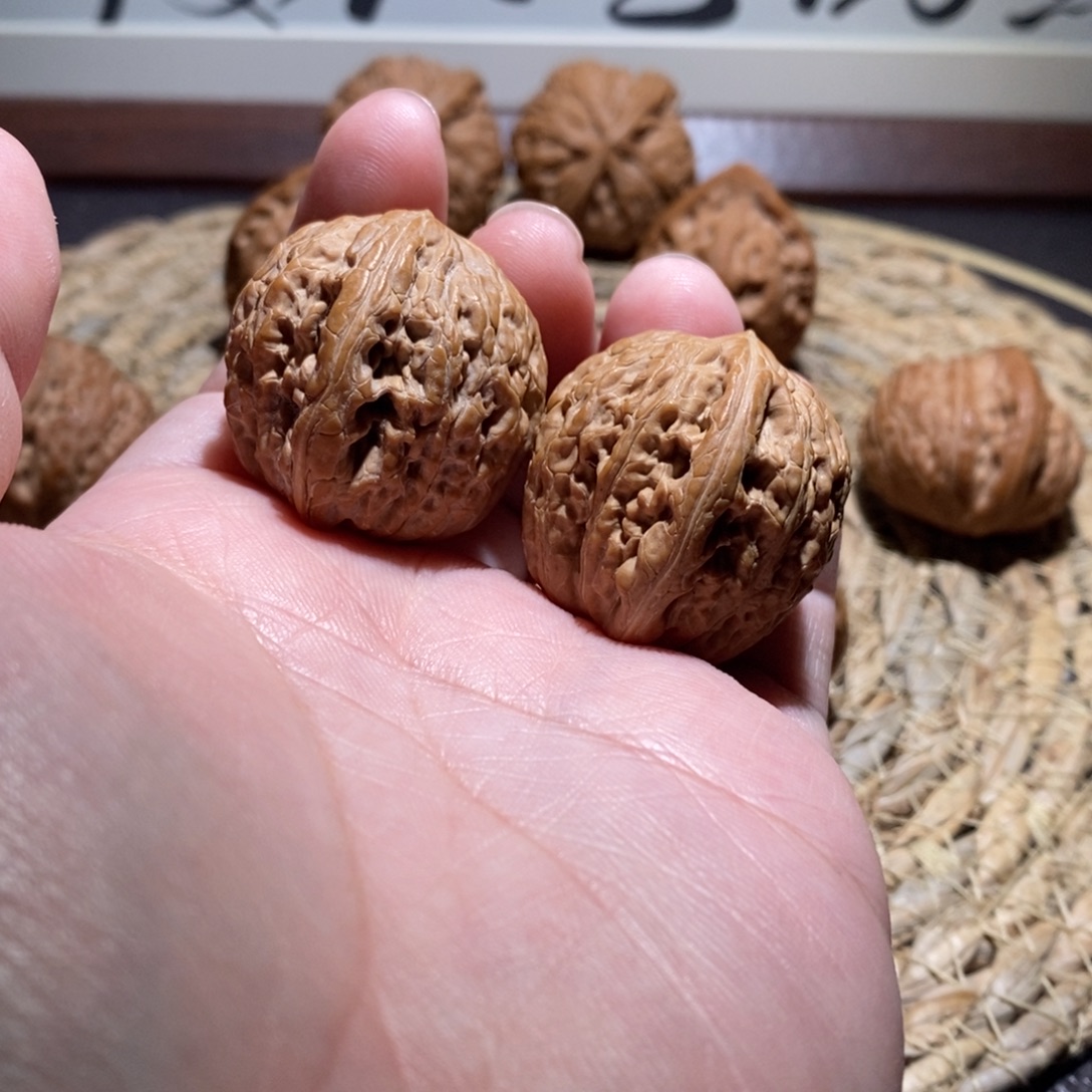 甜***华桃核吊坠32铁锤手捻