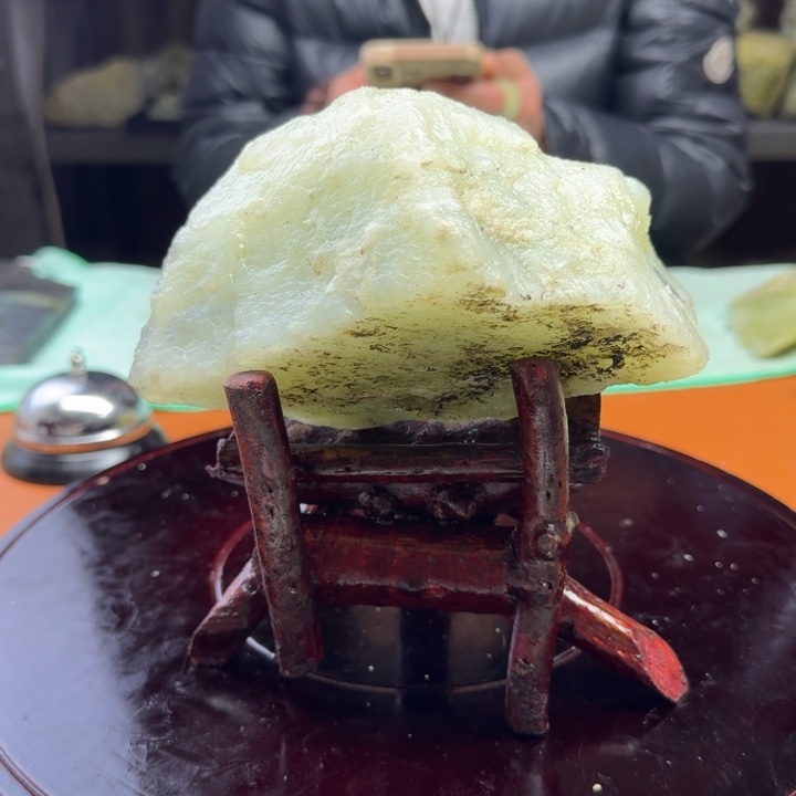 蛇纹石玉原石未镶嵌“*19