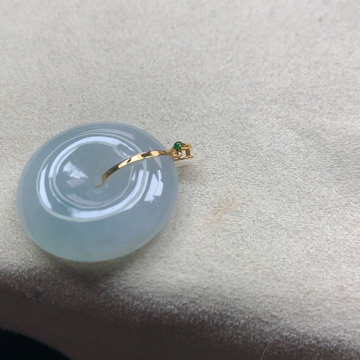 翡翠颈饰18K金镶嵌吊坠