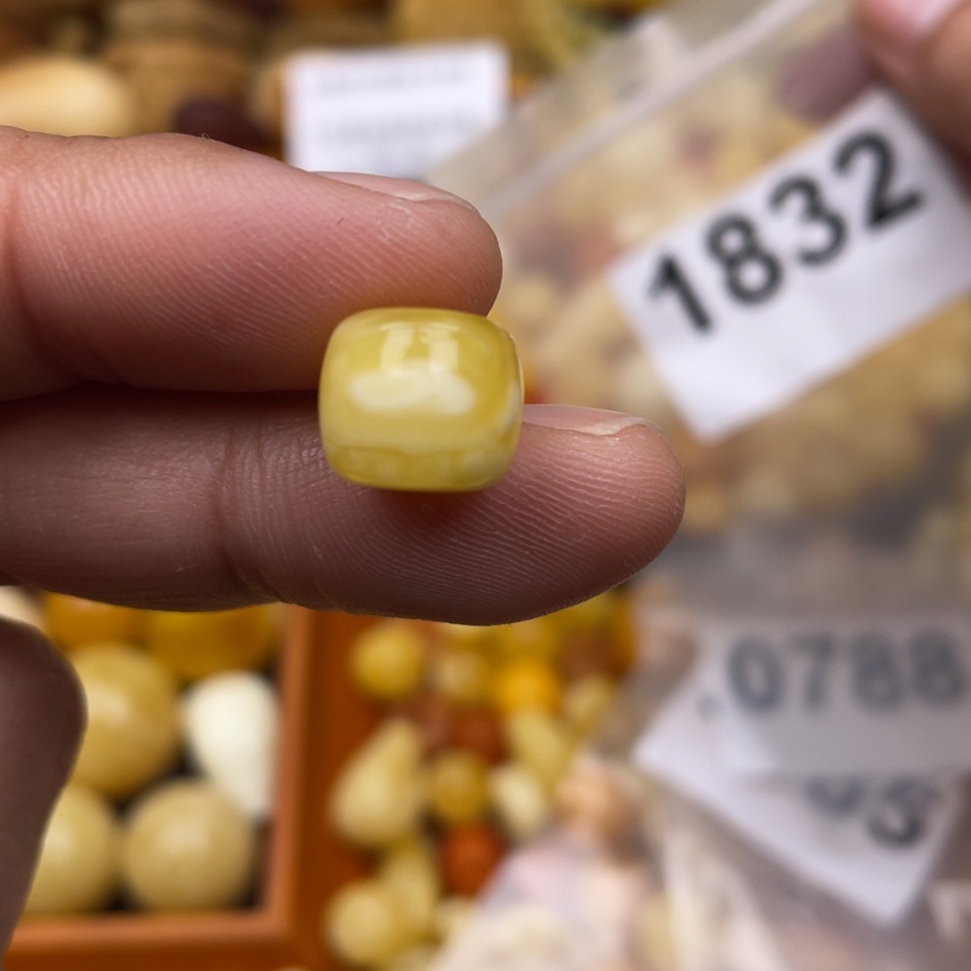 琥珀珠宝奇石未镶嵌11.4 小坑