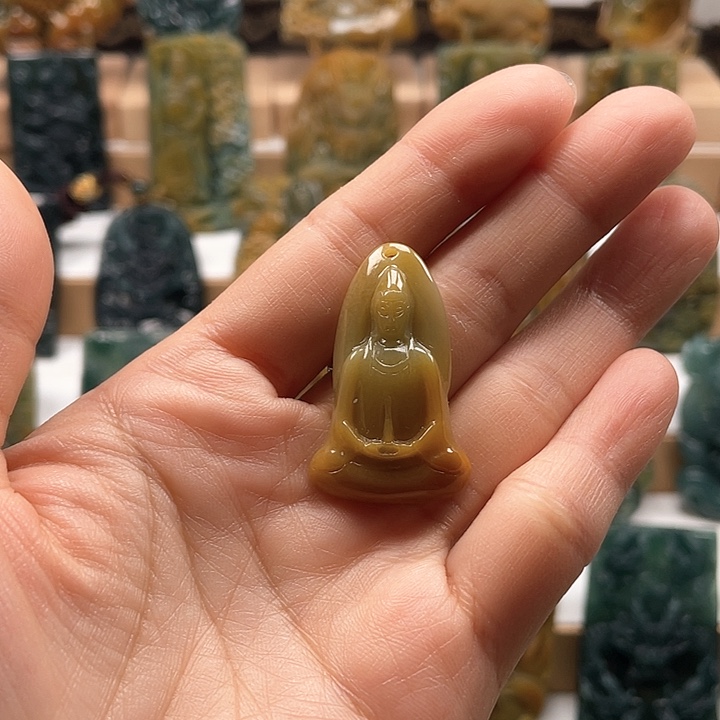 翡翠颈饰未镶嵌天然翡翠A货素衣