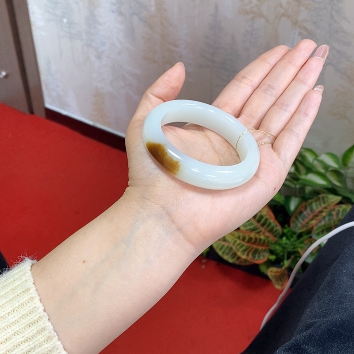 和田玉手镯未镶嵌糖白镯
