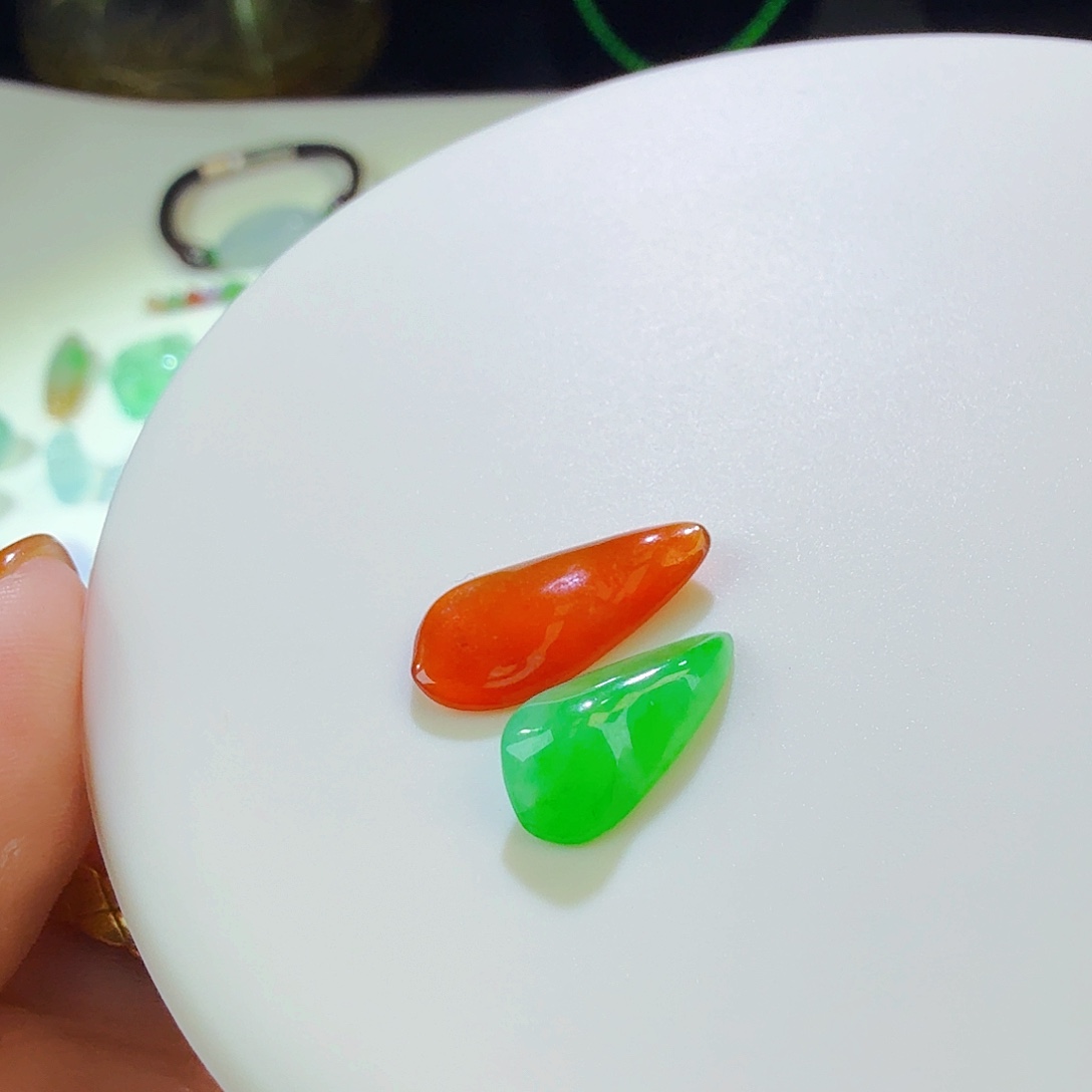 翡翠裸石随行一对