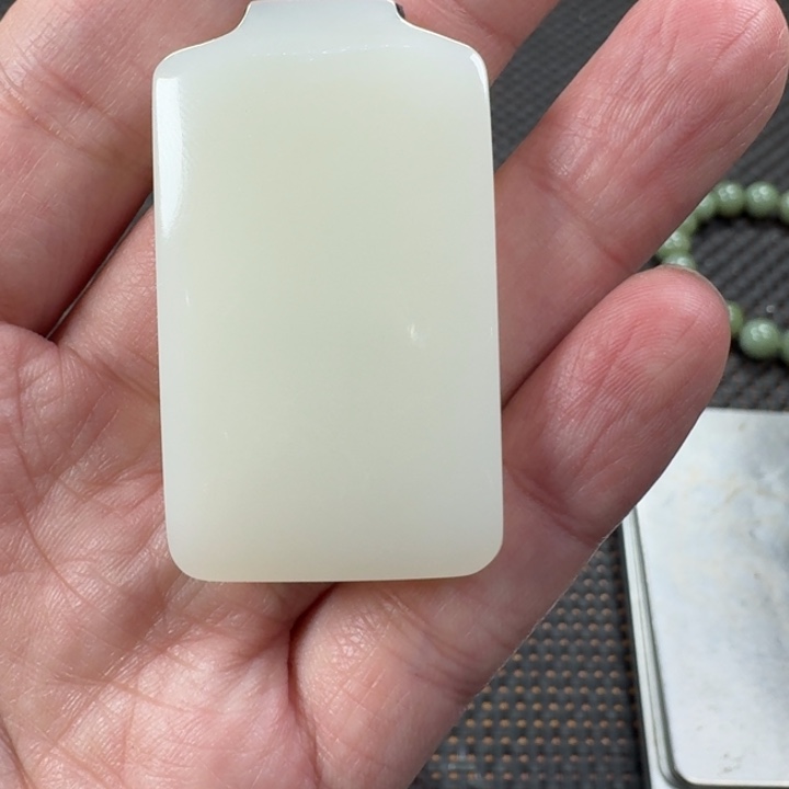 和田玉颈饰未镶嵌大*波