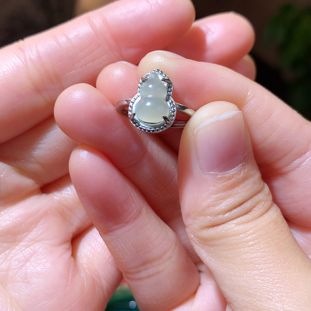 未镶嵌戒指和田玉（青白玉）和田玉戒指