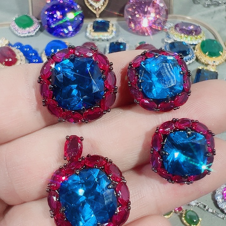 非金属红色蓝色满镶嵌吊坠