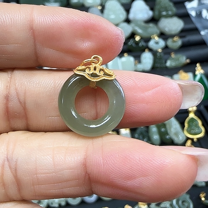 和田玉吊坠(不含链)18K金镶嵌