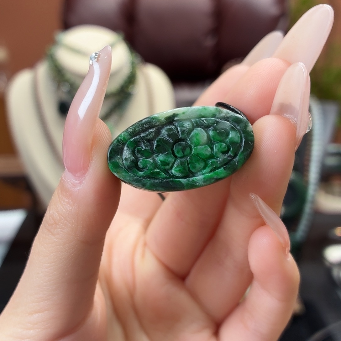 翡翠未镶嵌耳饰吊坠