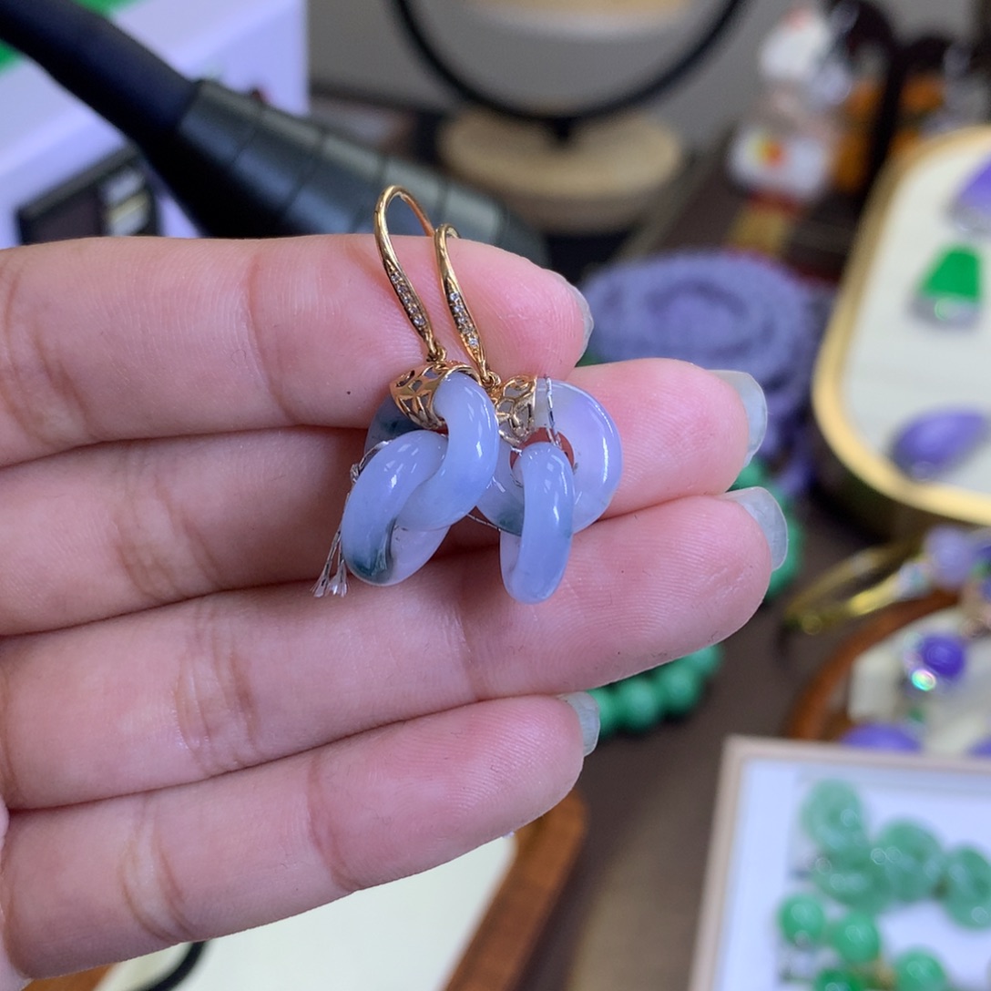 翡翠颈饰18K金镶嵌翡翠