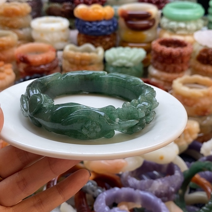 石英岩玉未镶嵌手镯圈口63