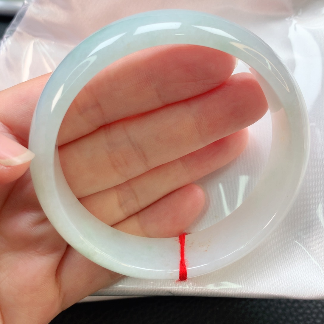 翡翠手镯未镶嵌62轮胎